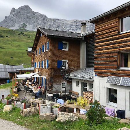 Berghaus Sulzfluh Hotel Saint Antonien Bagian luar foto