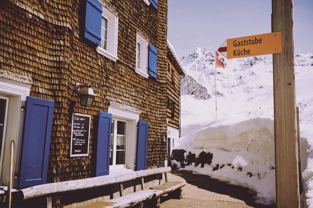 Berghaus Sulzfluh Hotel Saint Antonien Bagian luar foto