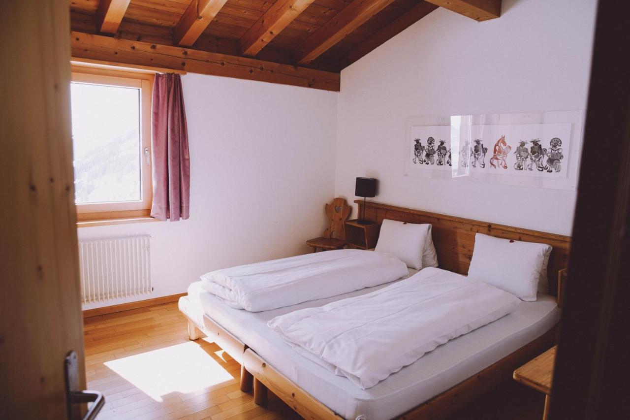 Berghaus Sulzfluh Hotel Saint Antonien Bagian luar foto