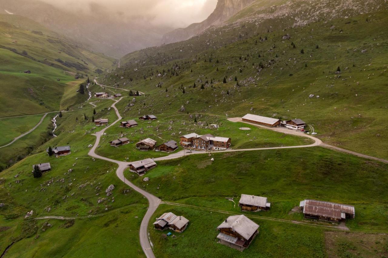Berghaus Sulzfluh Hotel Saint Antonien Bagian luar foto