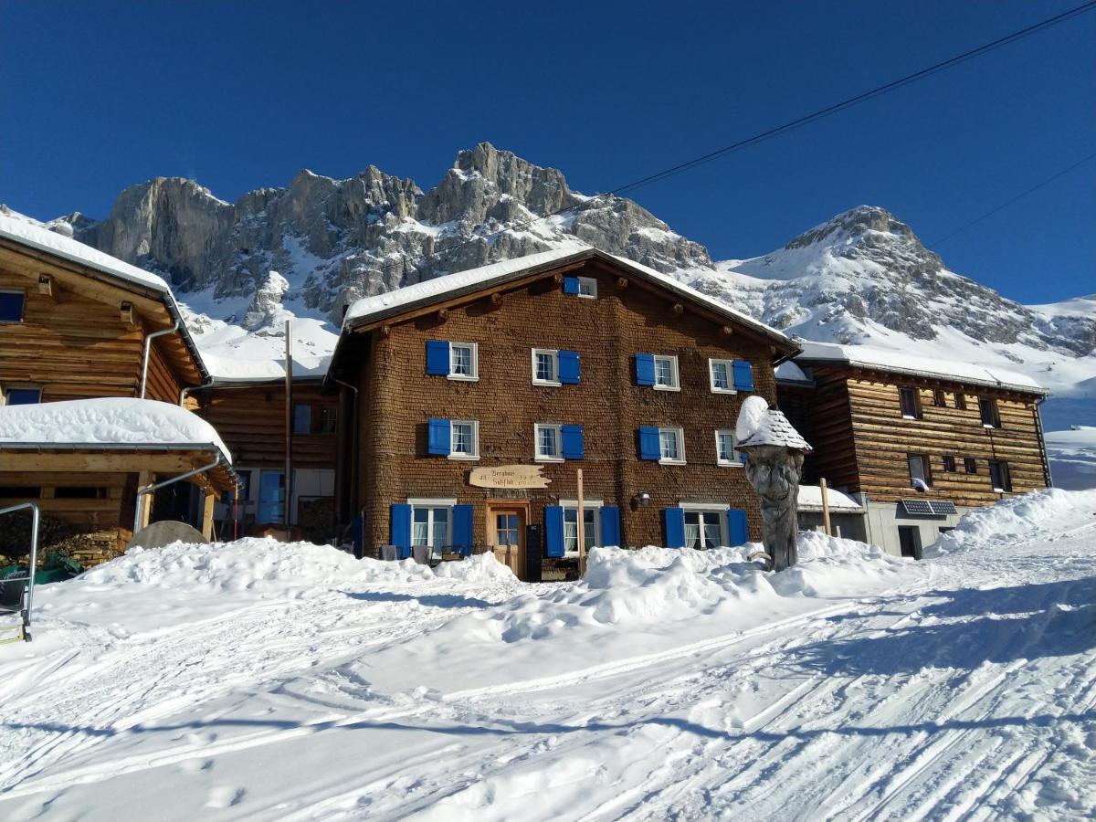 Berghaus Sulzfluh Hotel Saint Antonien Bagian luar foto